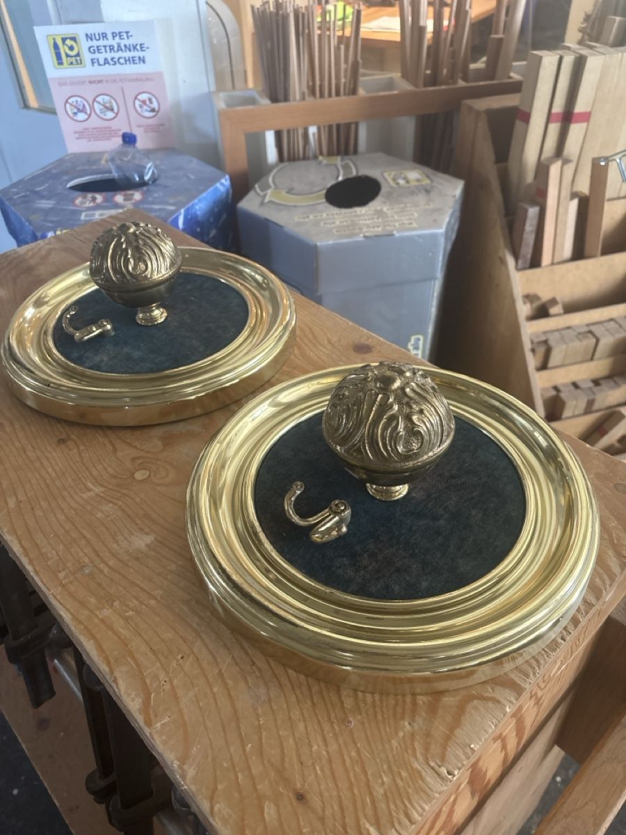 Ferramenta: 2 Dekorative Haken Messing Antik Stil – Usato da Meilen venduto da marsico79 1