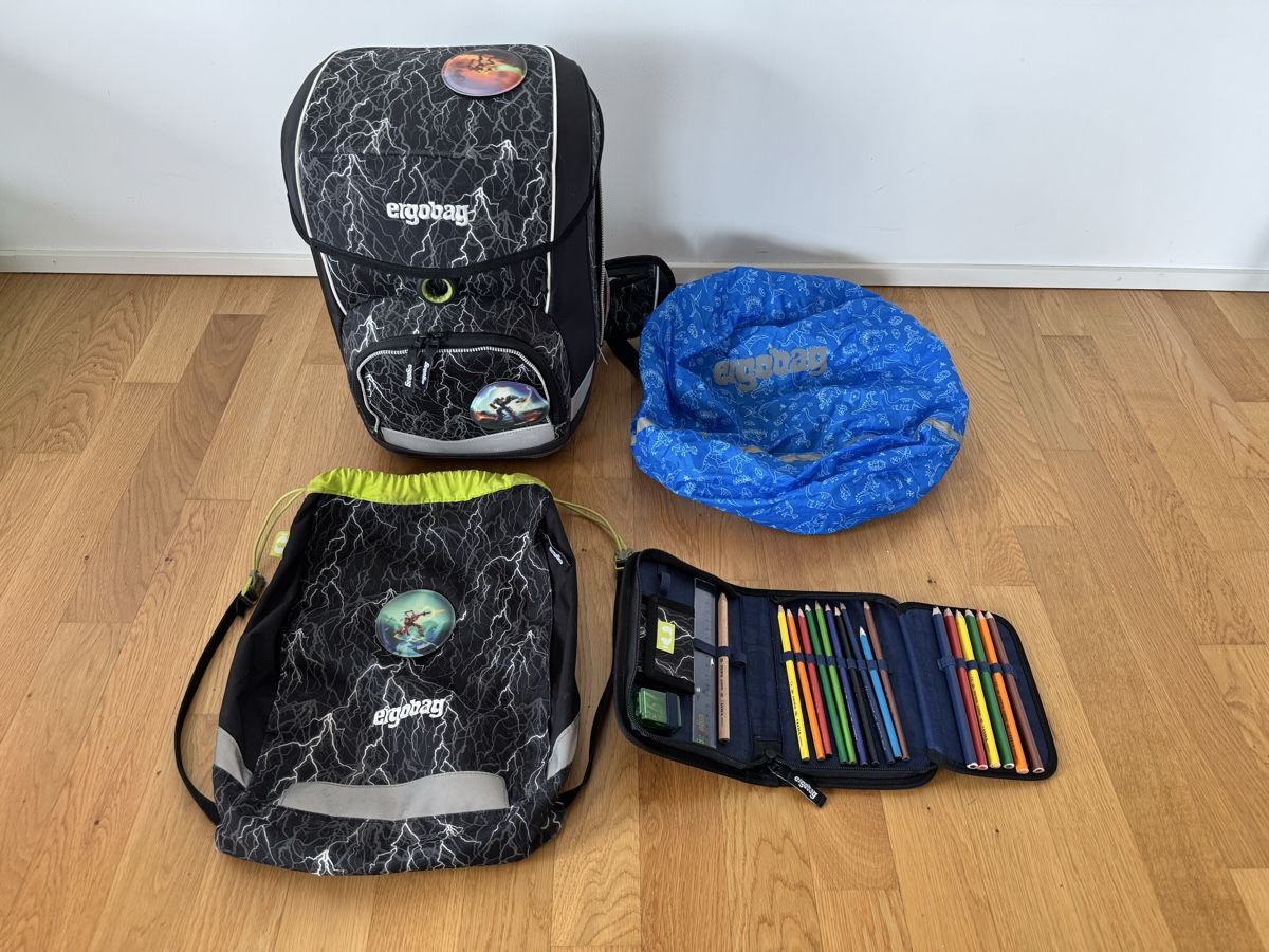 Ergobag Kindertaschen: Ergobag cubo Schulrucksack-Set Super ReflektBär – Gebraucht aus Zürich von wtpooh