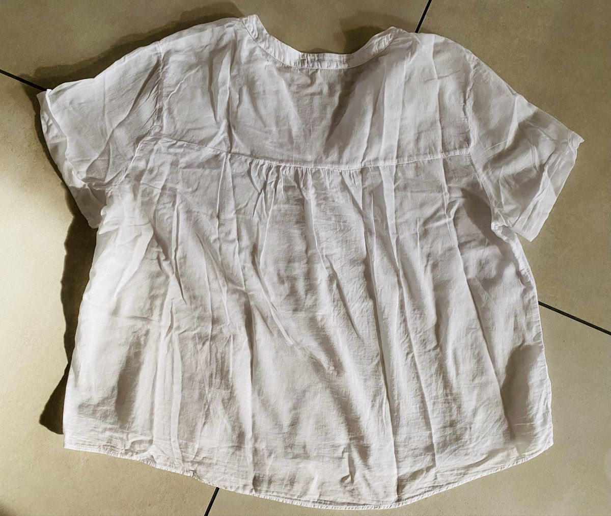 Camicette: BLUSE KURZARM SOMMER BAUMWOLLE UND LEICHT – Usato da Eglisau venduto da Lara0 1