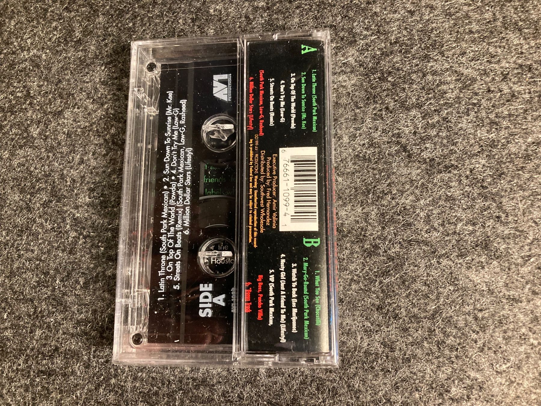 Musicassette: Various - Latin Throne (MC) – Nuovo e nell'imballaggio originale da Fribourg venduto da Karushi 2