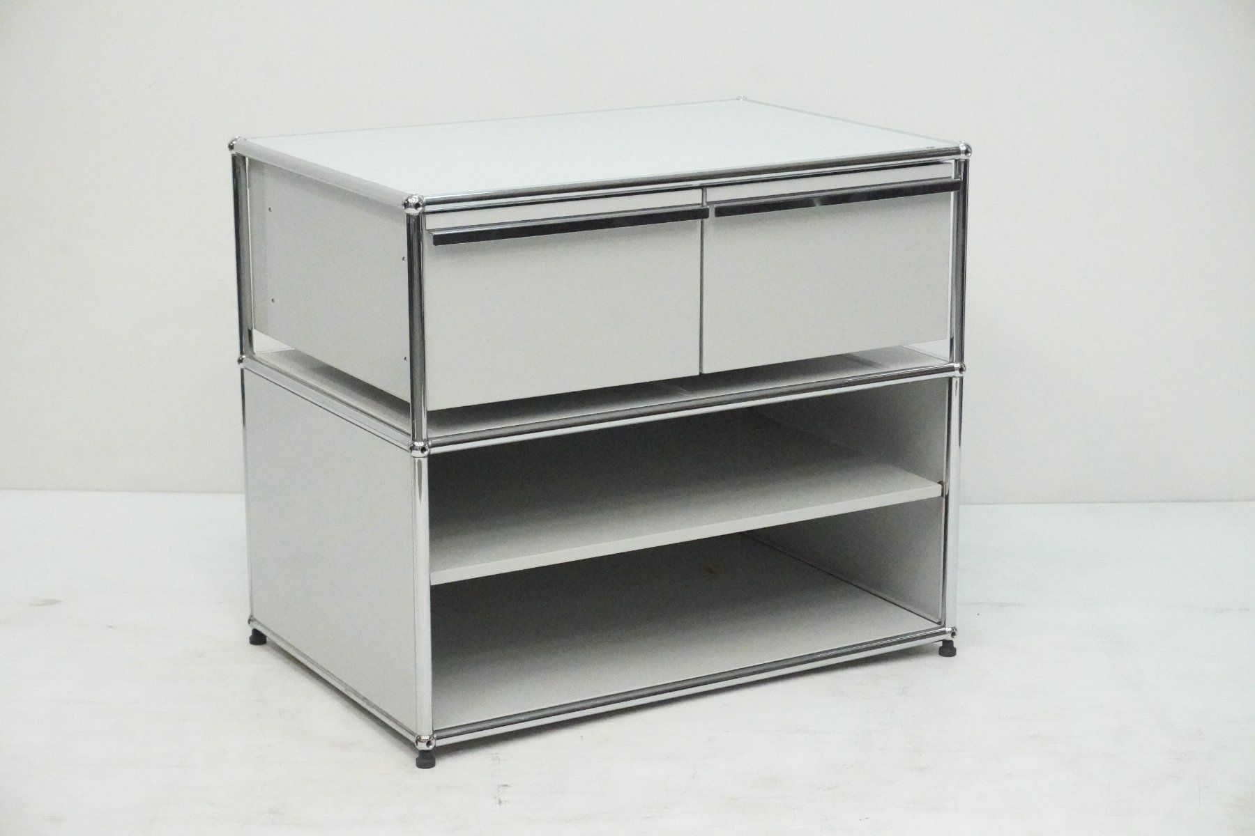 USM Regale: USM Regal lichtgrau 1x2 Sideboard Designklassiker – Gebraucht aus Bad Zurzach von QLASSIQ 2