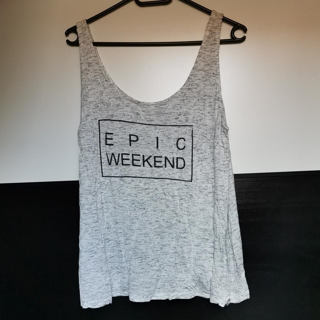 H&M Top: Sommertop "Epic Weekend", Gr. M, grau meliert – Nuovo (secondo la descrizione) da Ringgenberg BE venduto da Vinyl.Love