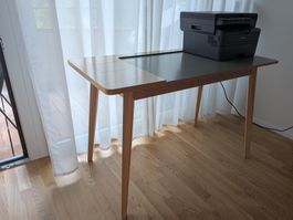 Schreibtisch