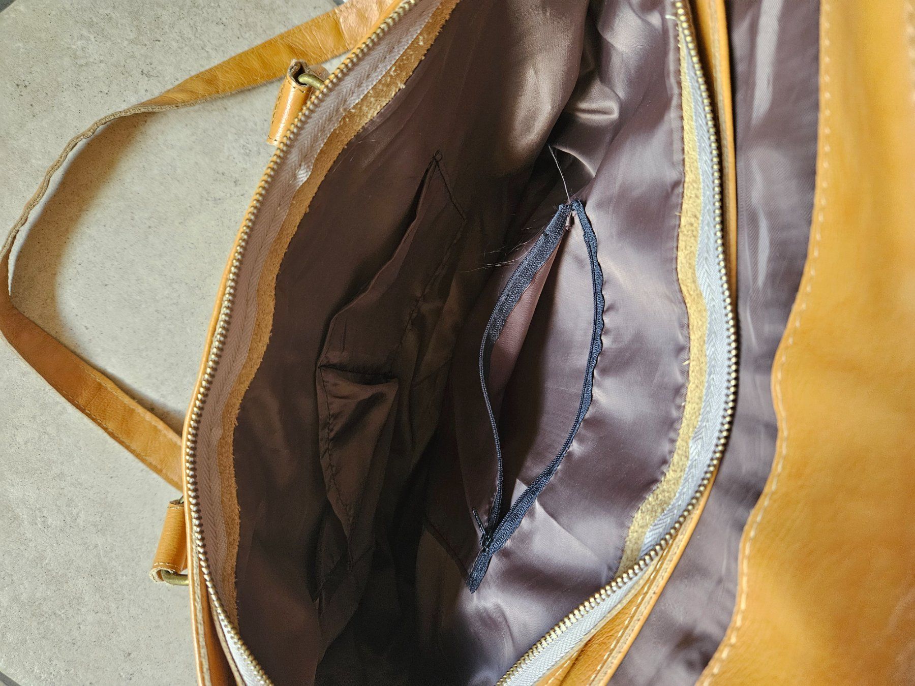 Taschen: Umhängetasche Cognac Leder – Gebraucht aus Urdorf von Colina 5