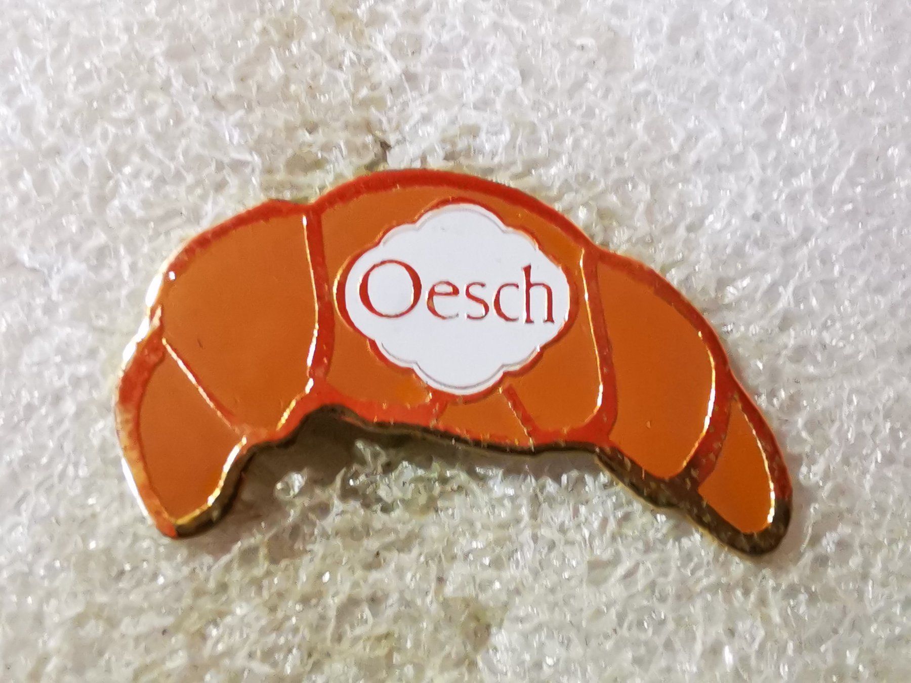 Plaketten & Abzeichen: Ansteckpin 96: Bäckerei Oesch – Gebraucht aus Oppligen von Pin-Fall-Shop
