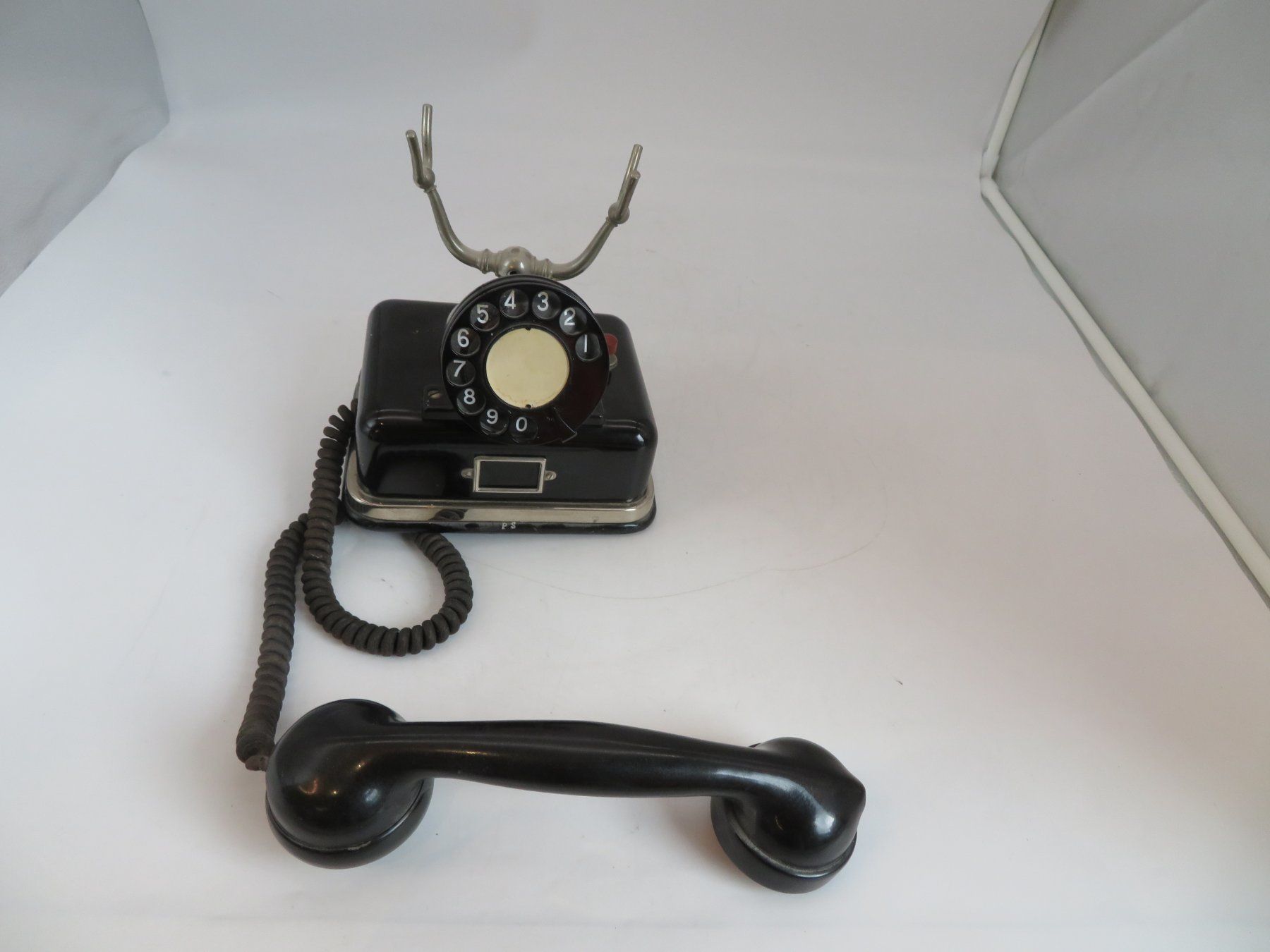 Zenith Telefone: Altes Zenith Telefon – Gebraucht aus Reinach BL von WBZ-Flohmarkt 2