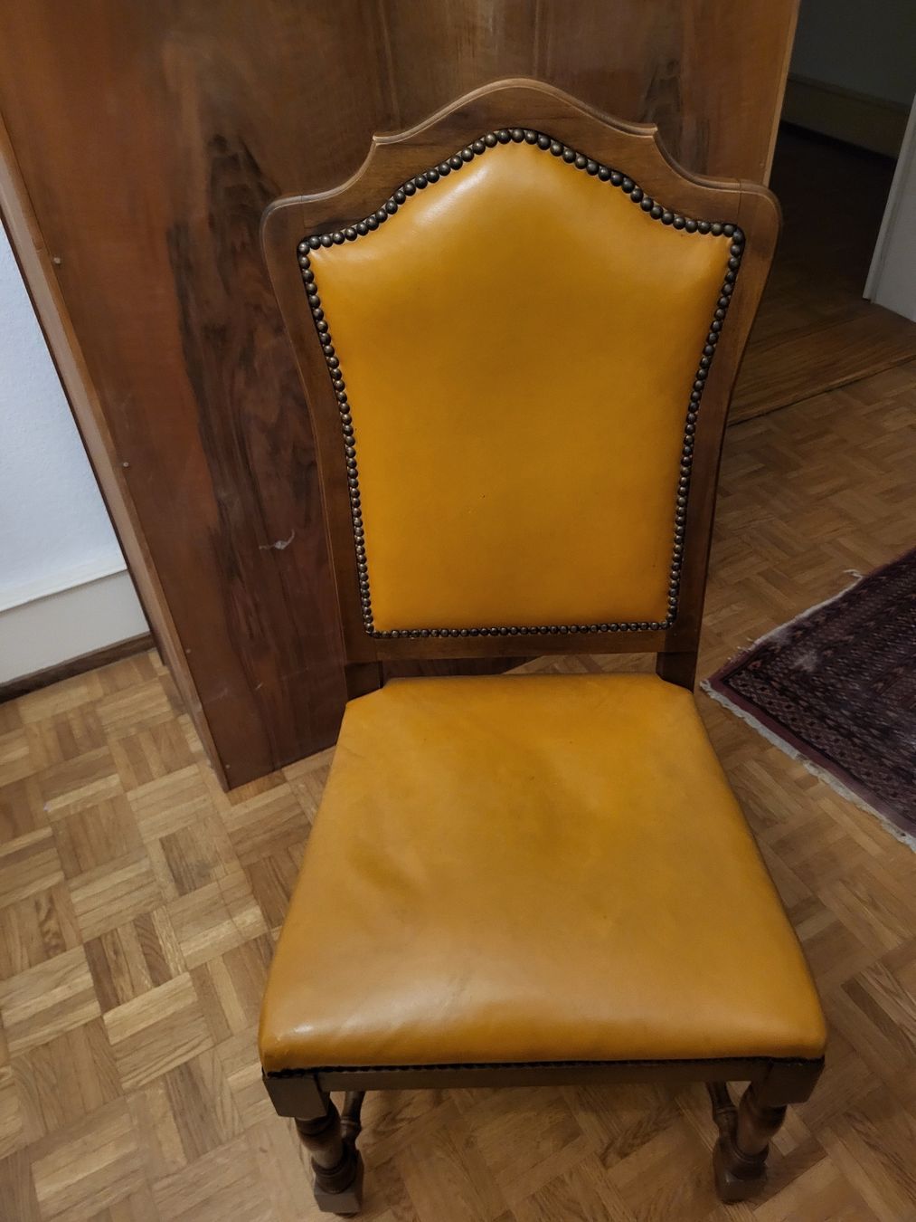 Stühle: Lot de 6 chaises de style – Gebraucht aus Fribourg von chr_s7h9