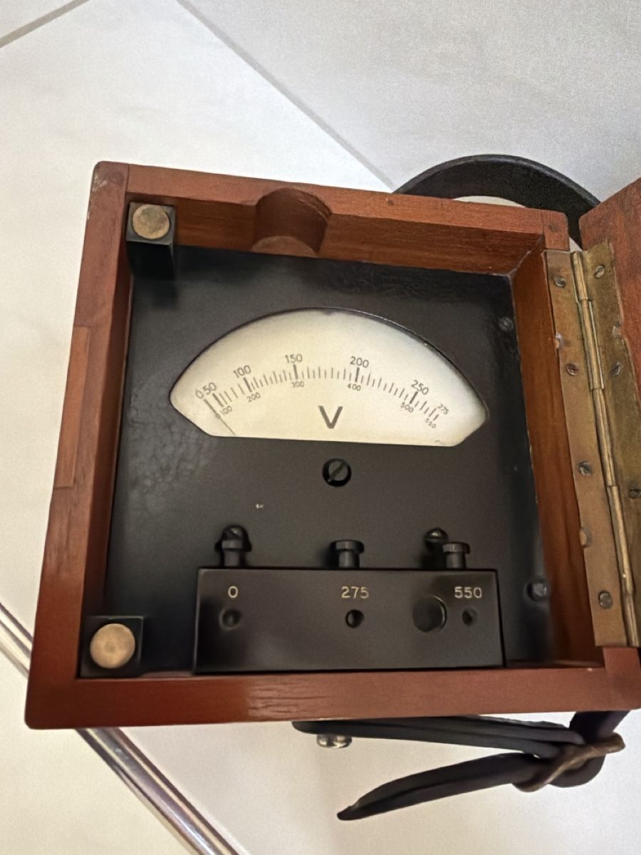 Messen: Altes Messgerät , Voltmeter. – Gebraucht aus Biberist von Momo33 1