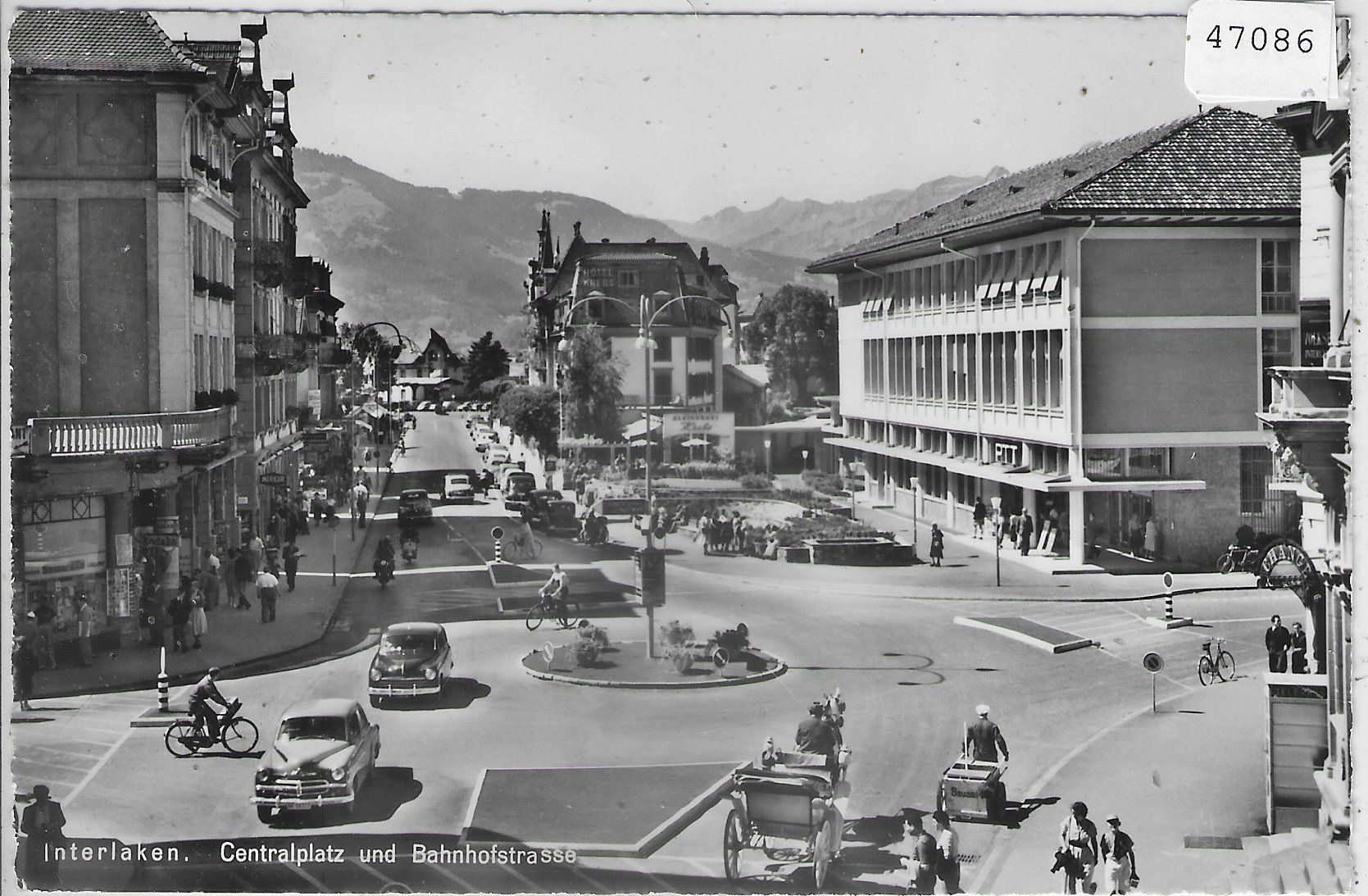 Cartoline postali: Interlaken - Centralplatz und Bahnhofstrasse – Usato da Ettingen venduto da Kartenplanet