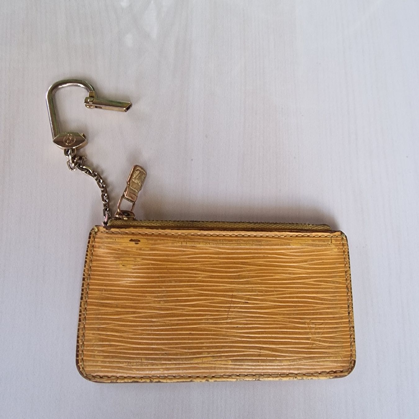 Louis Vuitton Portachiavi: Louis Vuitton Key Pouch Epi gelb – Usato da Effretikon venduto da 84CK