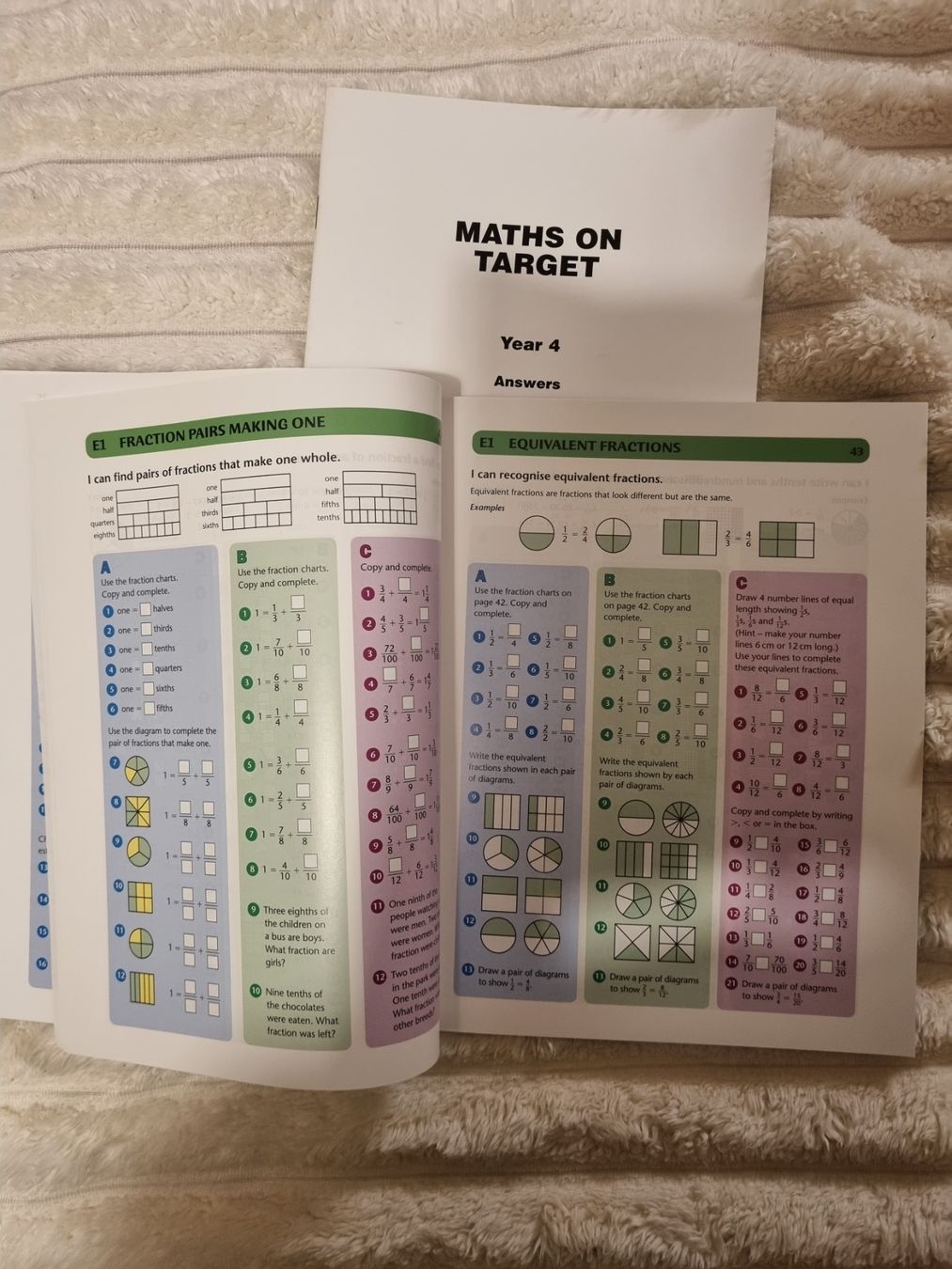 Libri: Maths on Target Year 4 - Livre d'exercices + réponses – Usato da Riddes venduto da pierre-a-facettes 2