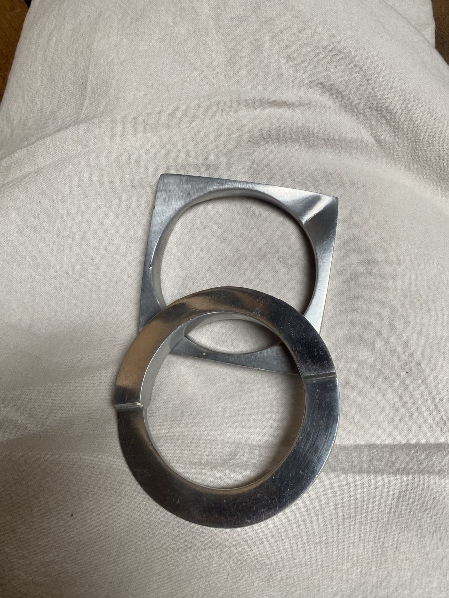 Bracciali & Braccialetti: Metall Armreifen 2 Stück – Usato da Rehetobel venduto da Norea69