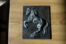 Gallopierendes Pferd aus Guss Breite 14cm Höhe 17cm