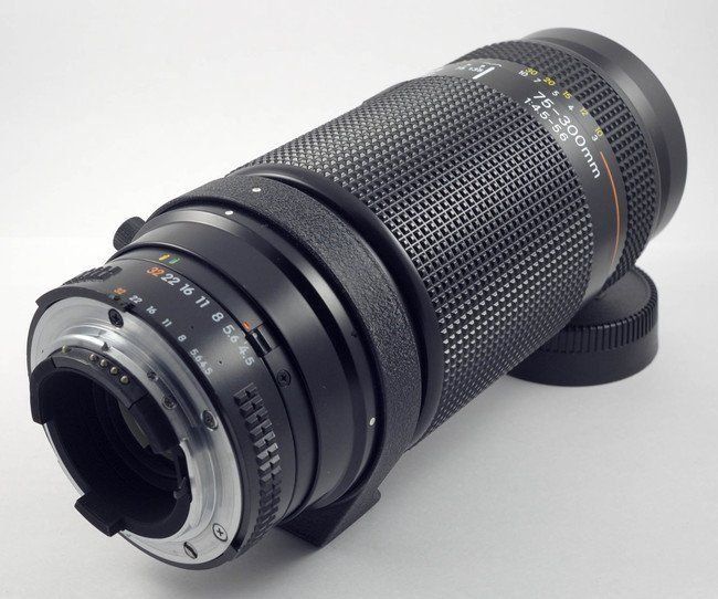 Nikon Fotocamera: Nikon D600 und Objektiv 75-300mm – Usato da Eglisau venduto da EGLISAU1960 5