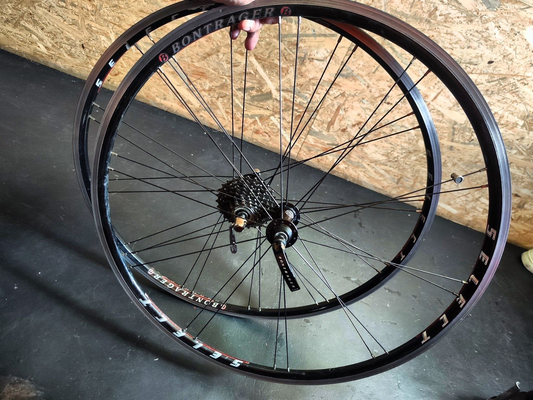 Jantes: Bontrager Wheelset 700c Cassette Used – D'occasion à Grindelwald par vla_z6zz 1