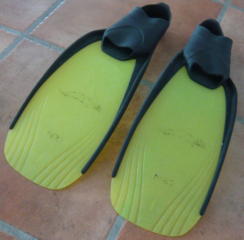 Flossen, Masken & Schnorchel: Schwimmflosen Gr 31-33 – Gebraucht aus Gamprin von Balan11