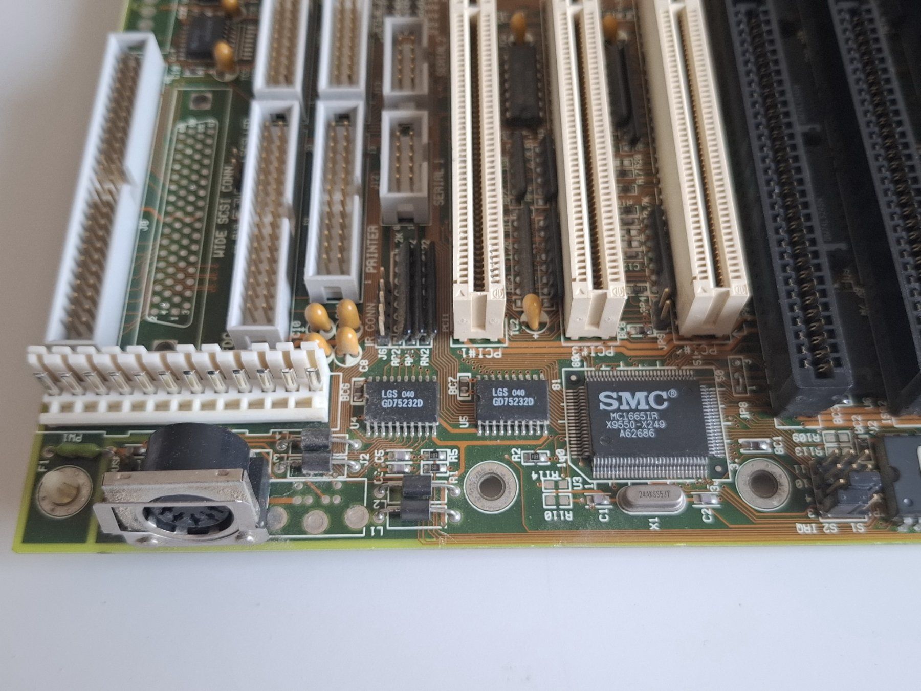 Cartes mère: Vintage Mainboard Socket 7 Iwill P54TS Rev 1.1 + Pentium – D'occasion à Schaffhausen par R_Muzh 8