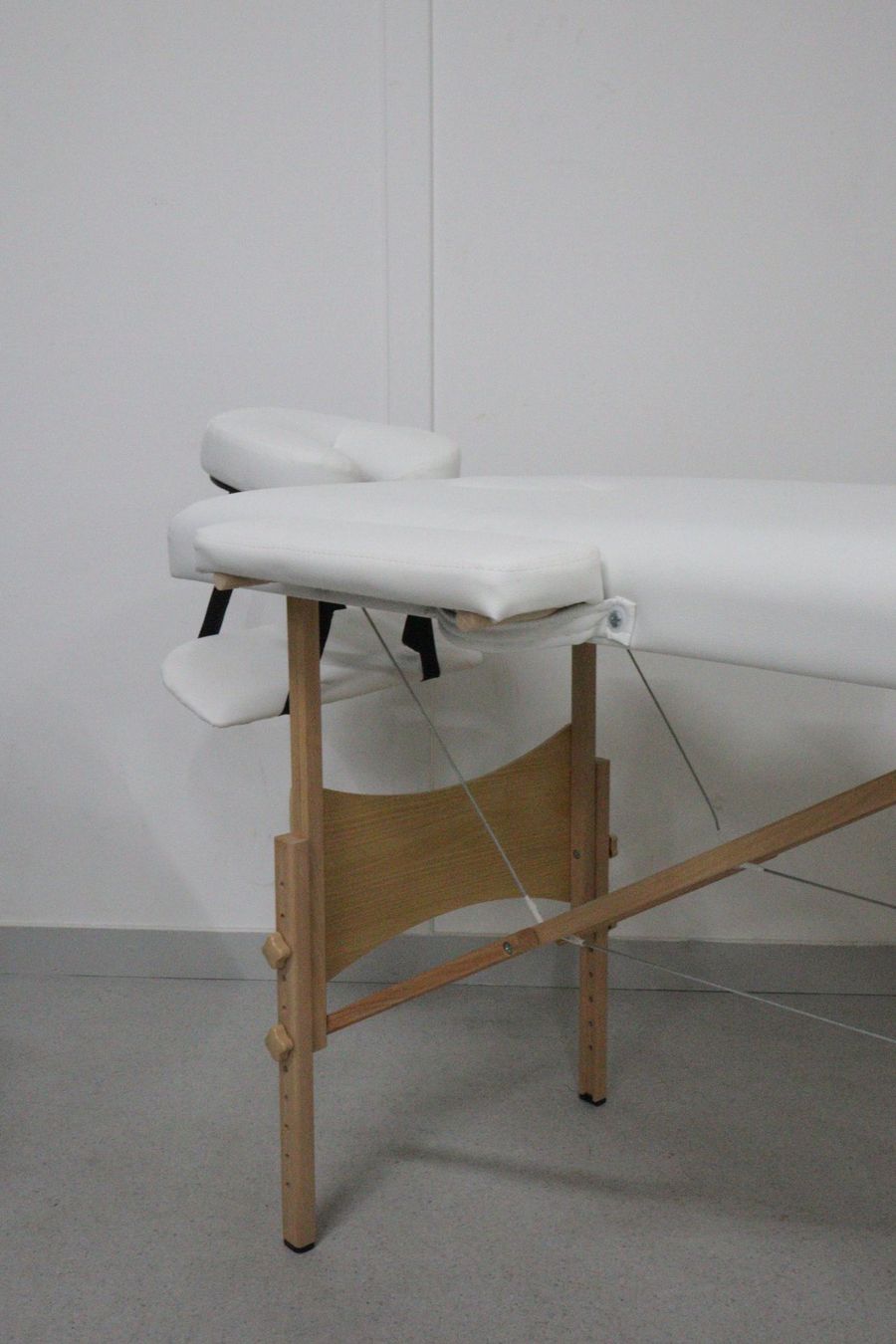 Lettini & sedie per cosmetici: Einfacher Massagetisch mit Transporttasche – Usato da Volketswil venduto da brockipfannenstil 2