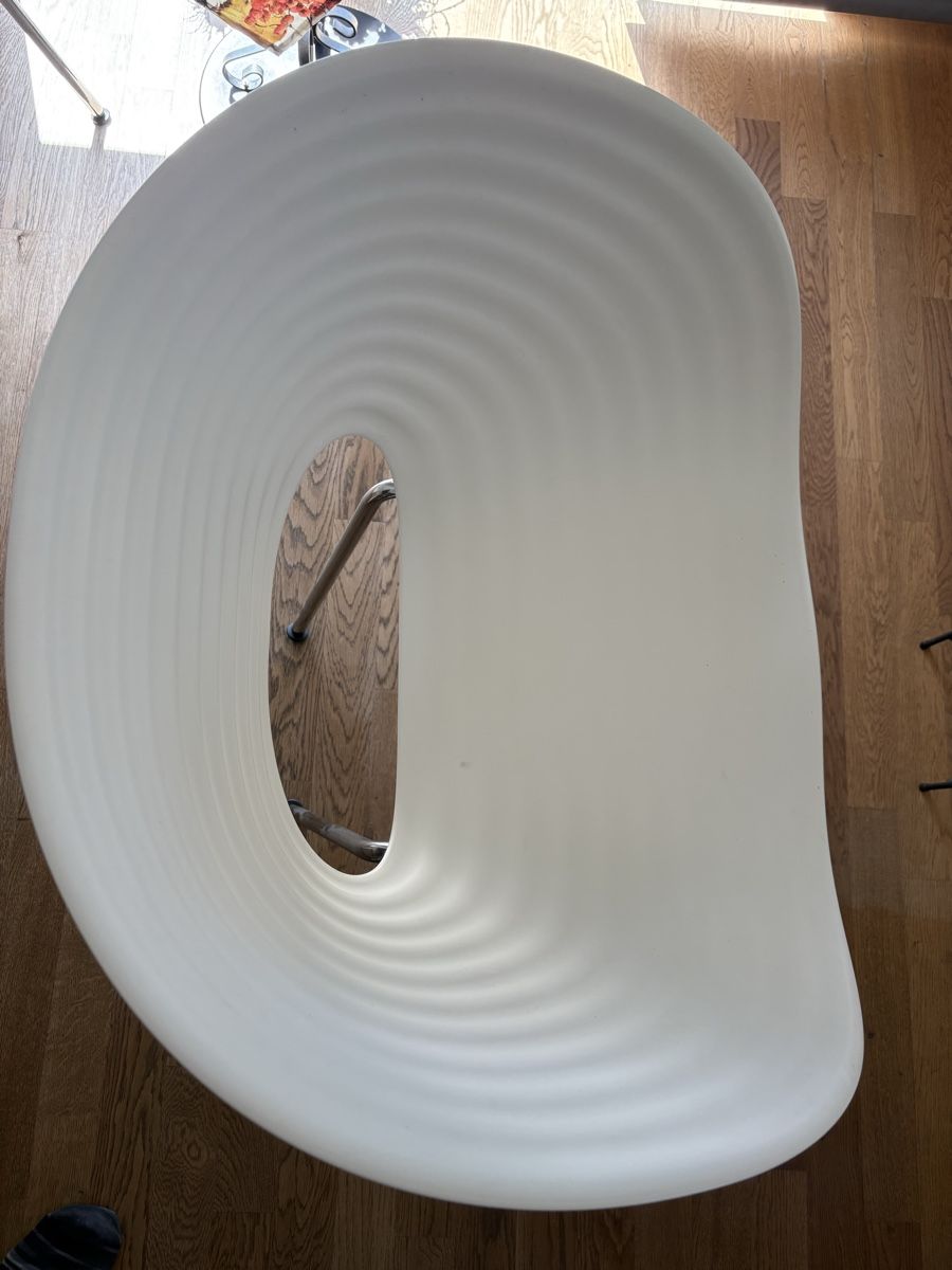 Set di tavolo e panche: Vitra Tisch und Stühle – Usato da Basel venduto da v3t_z9gg 1