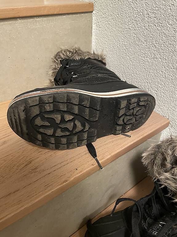 Damenschuhe: Bottes de neige 37 noires  – Gebraucht aus La Sarraz von lenamoser 1
