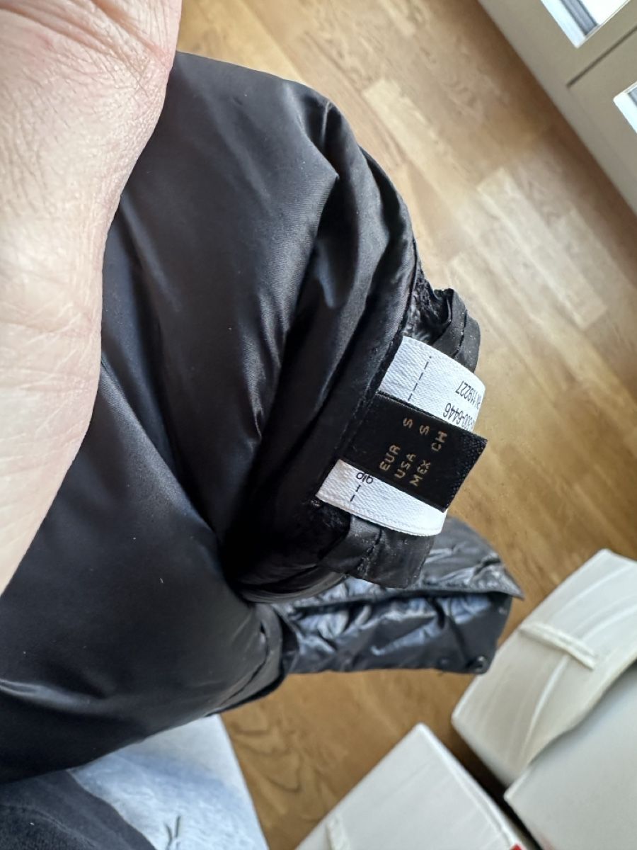Massimo Dutti Gilet & Giacche senza maniche: Massimo Dutti Daunenweste, Schwarz, Gr. S – Nuovo (secondo la descrizione) da Basel venduto da FatmaCan52 9