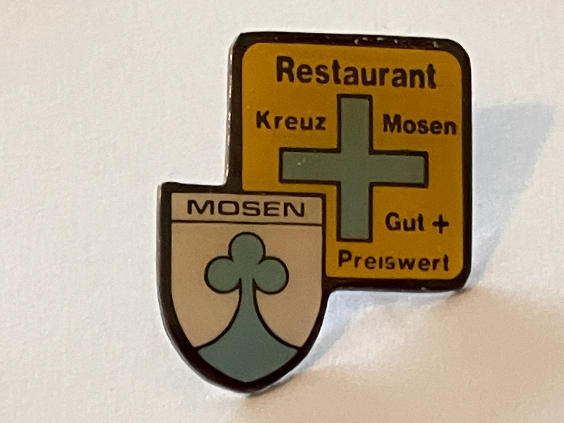 Placchette & Badge: 1 Pin Restaurant Kreuz Mosen – Usato da Basel venduto da djwwpp