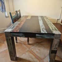 Massivholz Tisch mit 4 Stühle