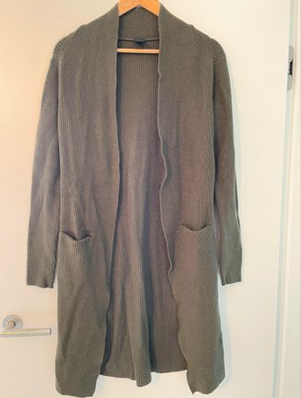 Herbstlicher Grobstrick Cardigan, Gr. M, Khaki, Taschen