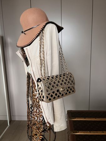 Chanel Tasche, seltenes Modell in Gold, neuwertig!