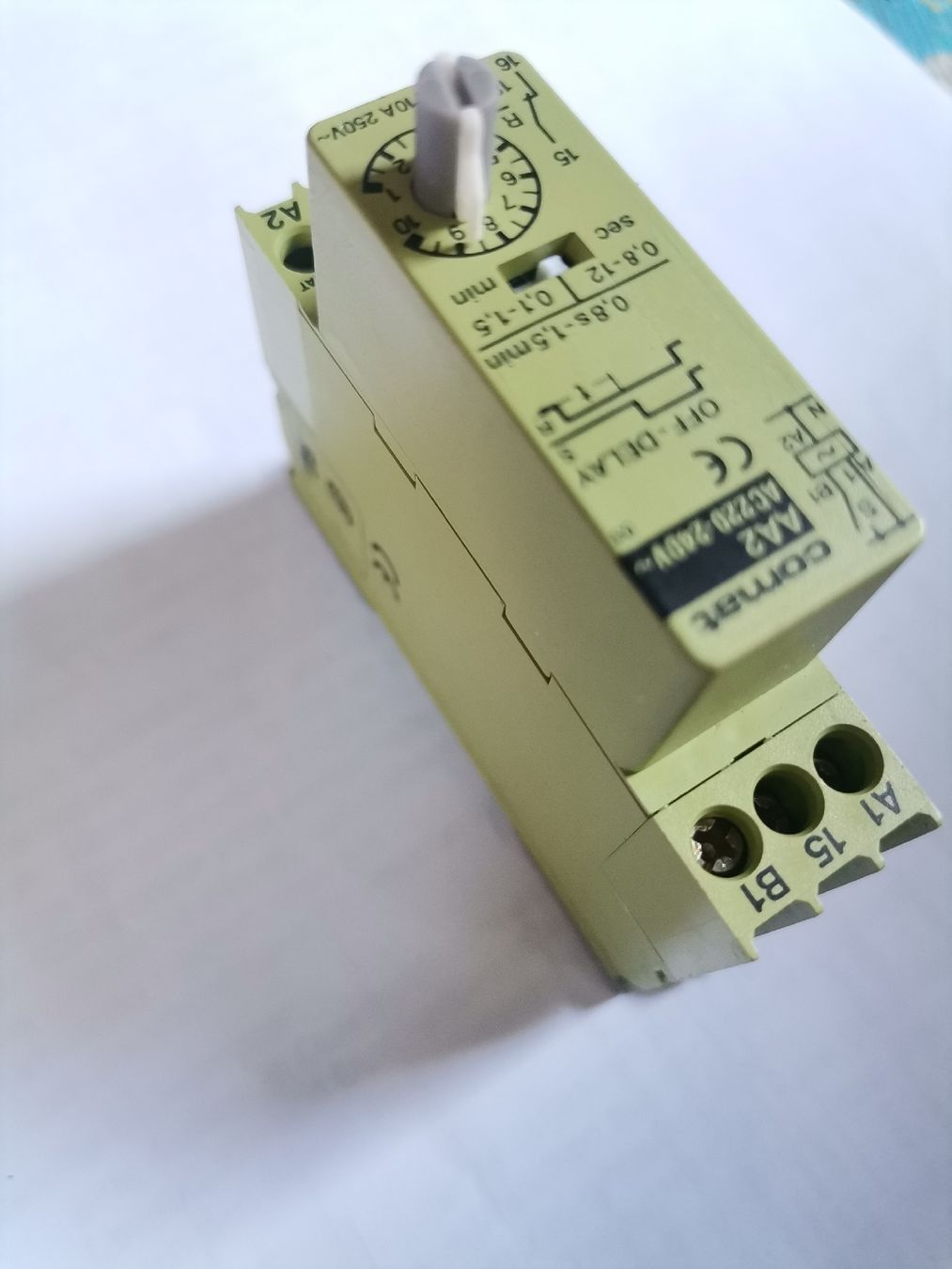 Componenti elettronici: Comat AA2 Zeitrelais (Rückfallverzögert / OFF-Delay) – Usato da St. Gallen venduto da Bir_Rer 2