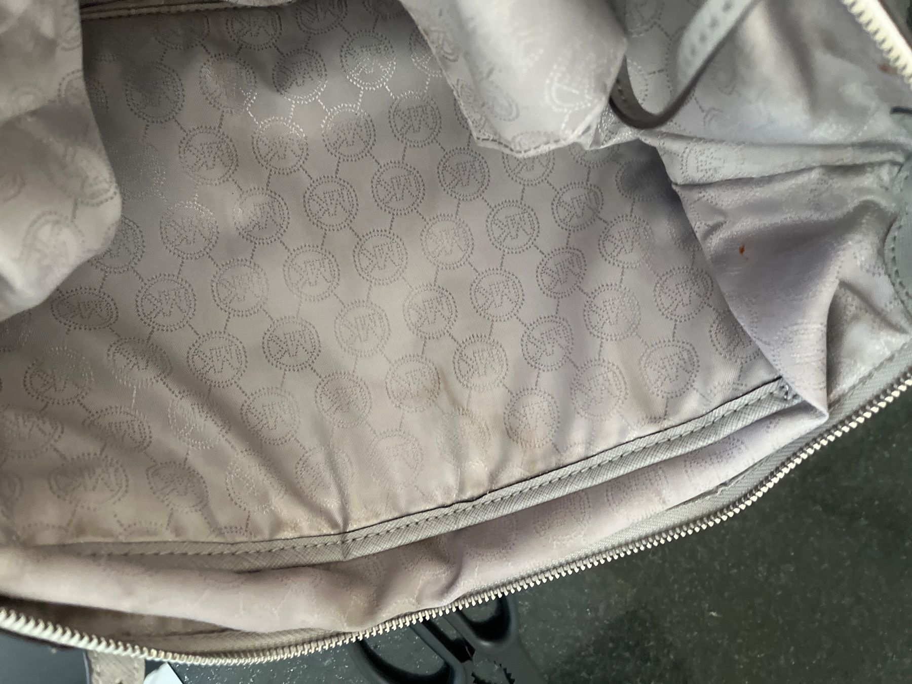 Michael Kors Taschen für Damen: Michael Kors Shopper Tasche Grau – Gebraucht aus Aarberg von Beni-Nadine86 6