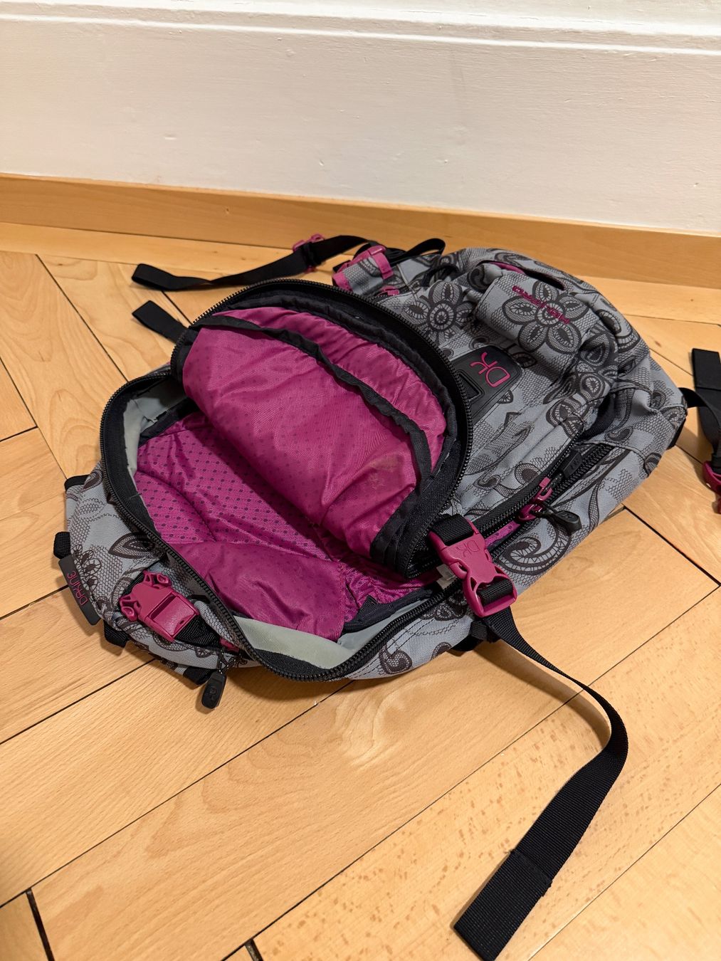 Dakine Zaini: Rucksack Dakine – Usato da St. Gallen venduto da Fanie_28 2