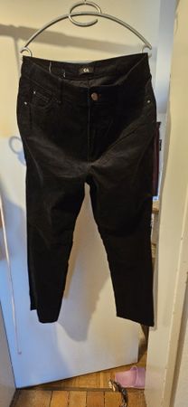 Schicke C&A Cordhose, Grösse 44, neuwertig für den Herbst!