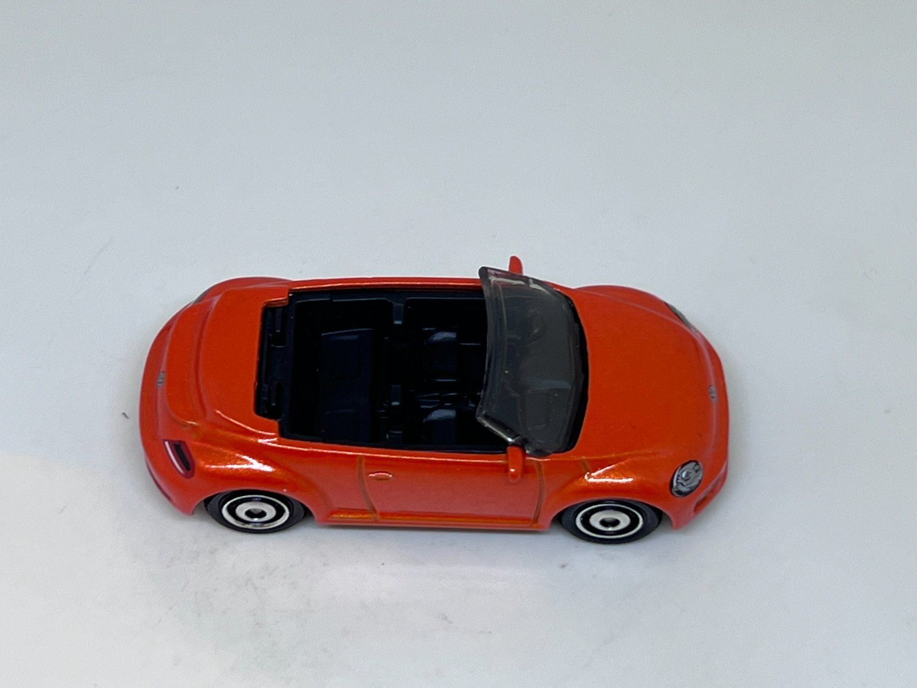 Matchbox Modellini d'auto: Matchbox 2019 Volkswagen Beetle #733 – Usato da Wildegg venduto da LaaBoutique 1