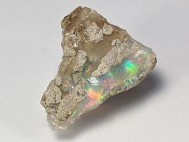 Opal - Äthiopischer Welo Opal roh 20mm - 6.20ct