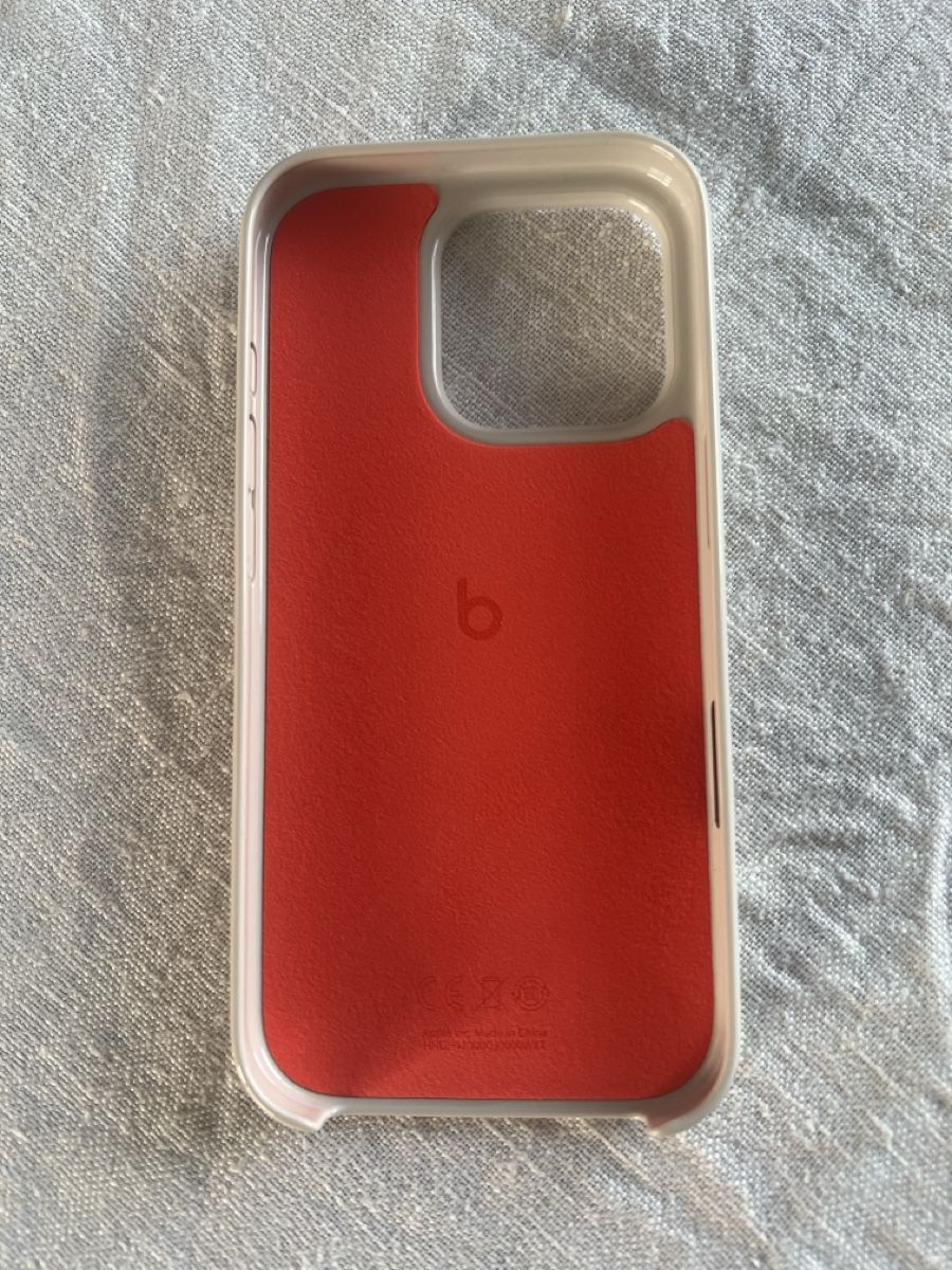 Apple Cover & Protezioni schermo: Coque IPhone 16 Pro neuve Beats – Nuovo (secondo la descrizione) da Gockhausen venduto da Dmnqwlch 1