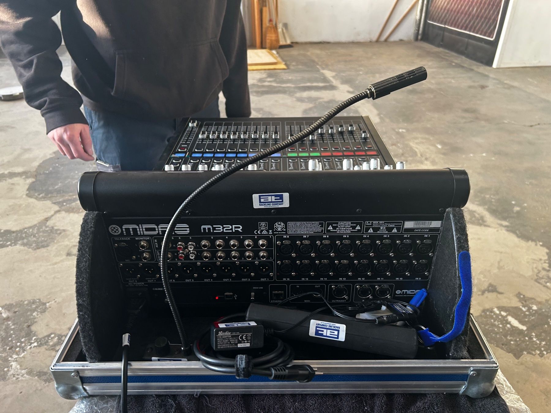 Midas Mischpulte: Midas M32R avec lampe Littlite & flightcase original – Neu (gemäss Beschreibung) aus Gletterens von atmusicstore 3