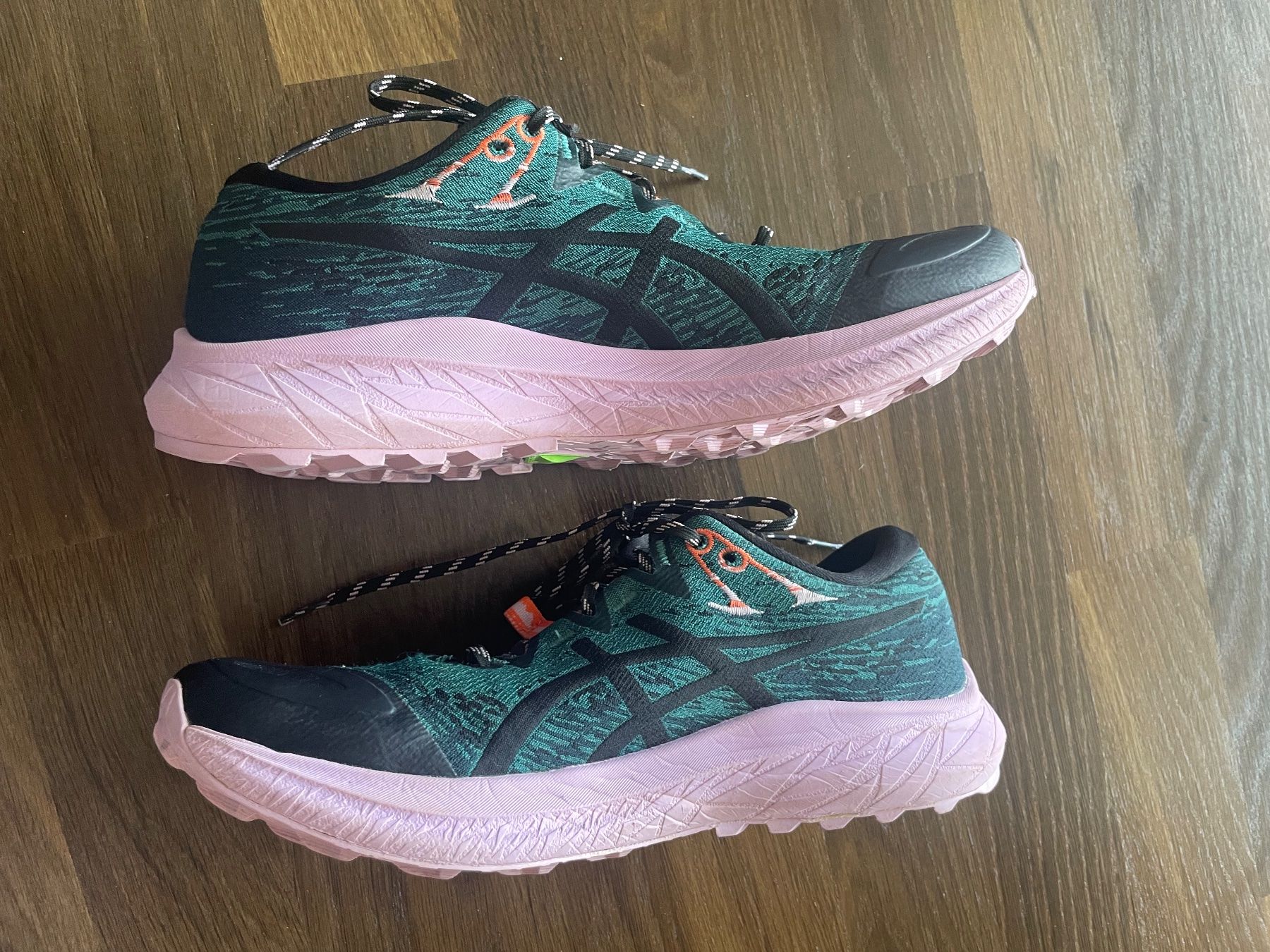 Asics Scarpe da donna: Asics Fuji Lite 5 – Usato da Olten venduto da B3ren 1