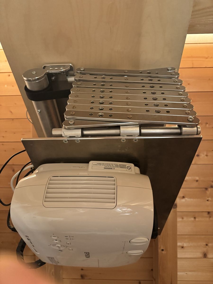 Wandhalterungen: Elektrischer Deckenlift für Beamer – Gebraucht aus Oltingen von dackweiler 7