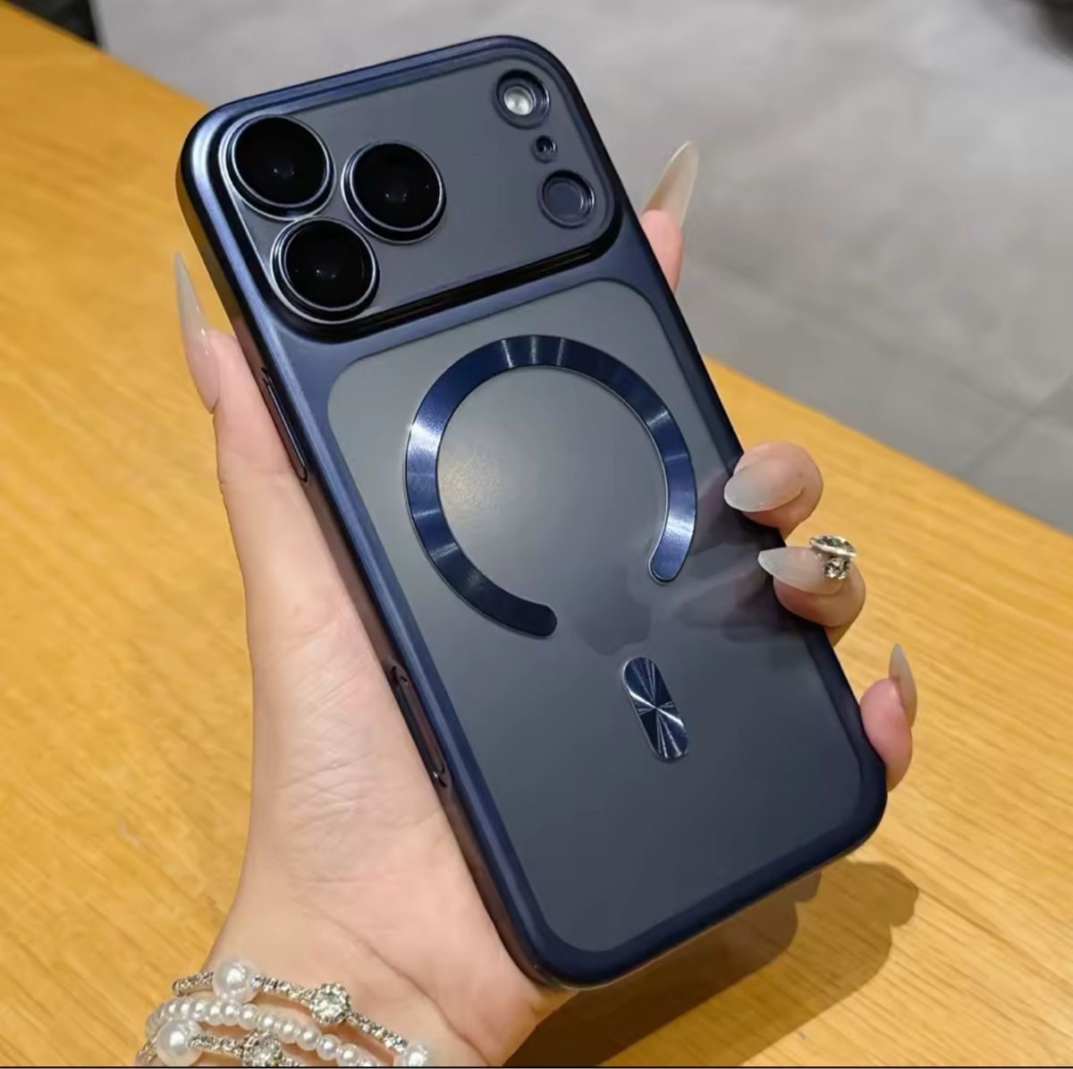Cover & Protezioni schermo: Coque luxe iPhone 17 Pro MAX - BLUE Hülle new Magsafe – Nuovo e nell'imballaggio originale da Roche VD venduto da GOLDEN_SHOP_24H