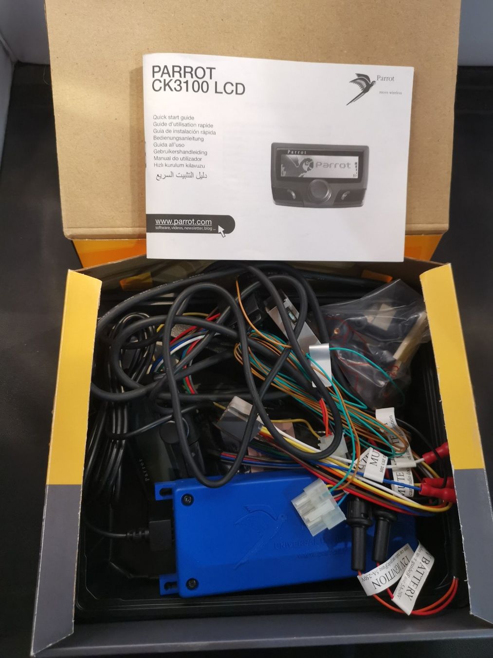 Parrot Casse acustiche: Parrot CK3100 LCD Bluetooth Freisprechanlage Auto Komplett – Usato da Goldach venduto da Top-Shops 1