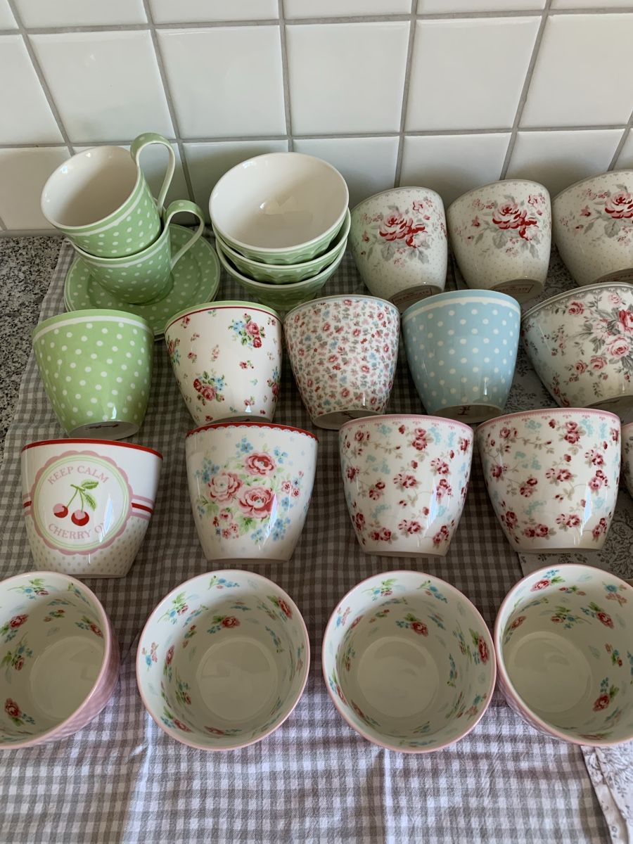 Greengate Set di piatti: Grosse Greengate Sammlung Tassen, Cups Schalen usw. – Usato da Ellikon an der Thur venduto da Bali1999 2