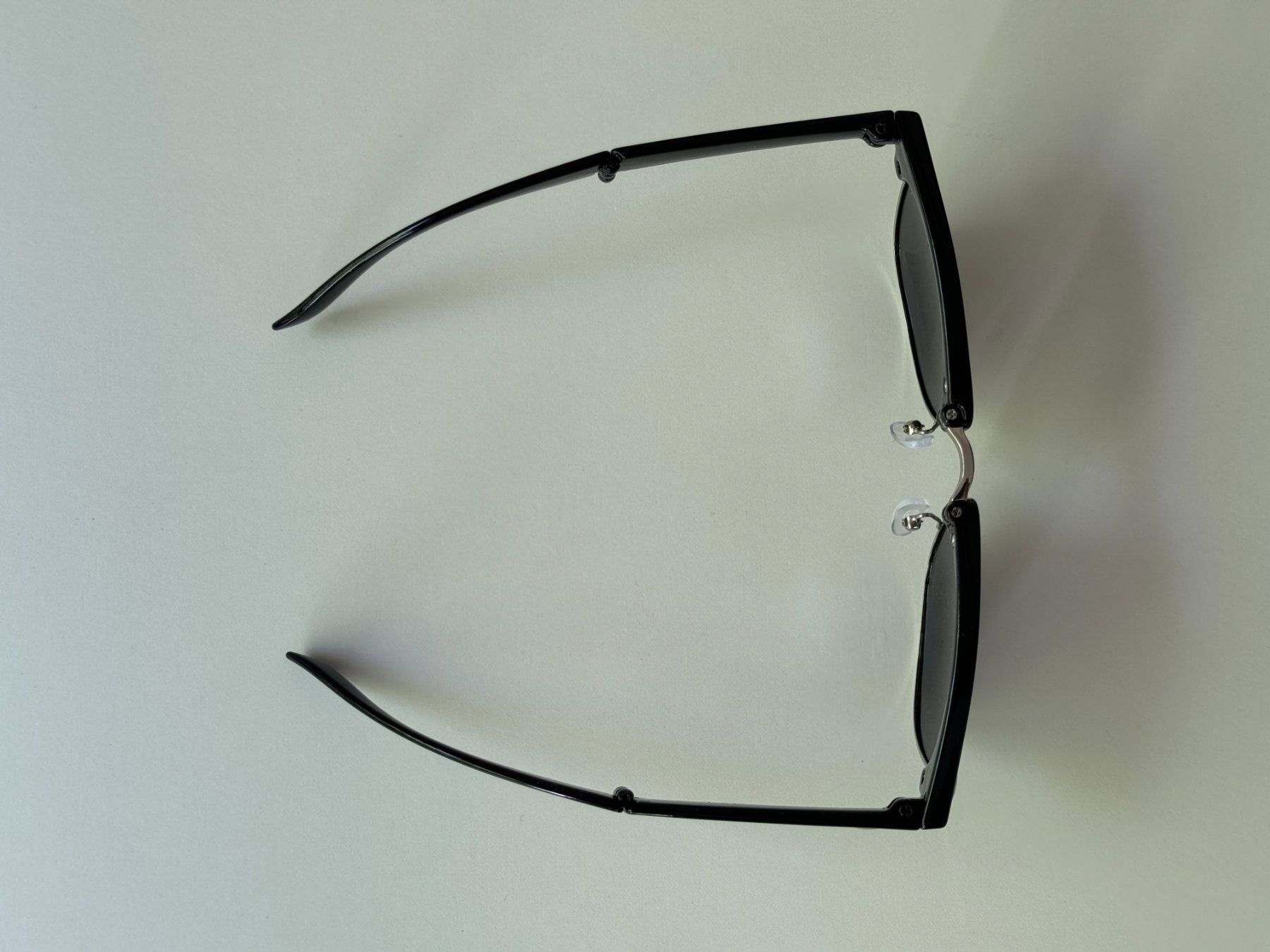 Occhiali & Lenti: Lunettes de soleil noires polarisées pliables compact – Usato da Genève venduto da Reveur 3