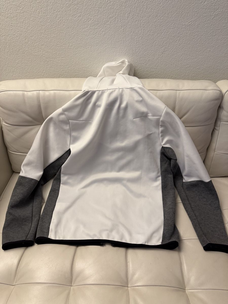 Nike Giacche: Nike Sport Jacke – Usato da Dietlikon venduto da Locinda 6