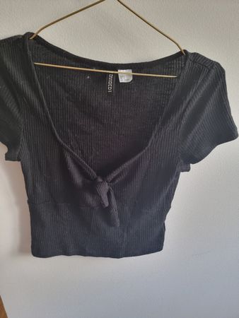 Schwarzes H&M Top mit Knoten