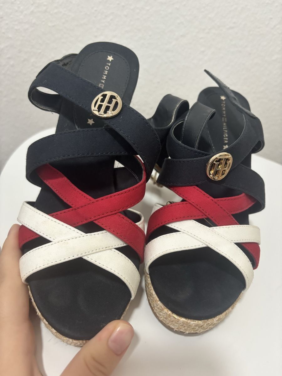 Tommy Hilfiger Scarpe da donna: Tommy Hilfiger Sandalen  – Usato da Oberentfelden venduto da Amra.K 2