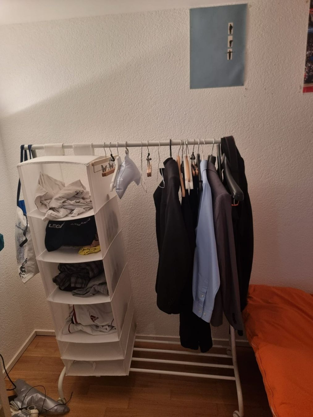 Ikea Appendiabiti: chariot à cintres – Usato da Fribourg venduto da nic_lkj6