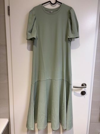 Une robe de GU japon taille XL (EU L)