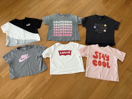 Diverse Mädchen T-Shirts Gr. 134/140