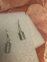 Silberfarbene Rasierklingen Hängeohrringe, Modeschmuck